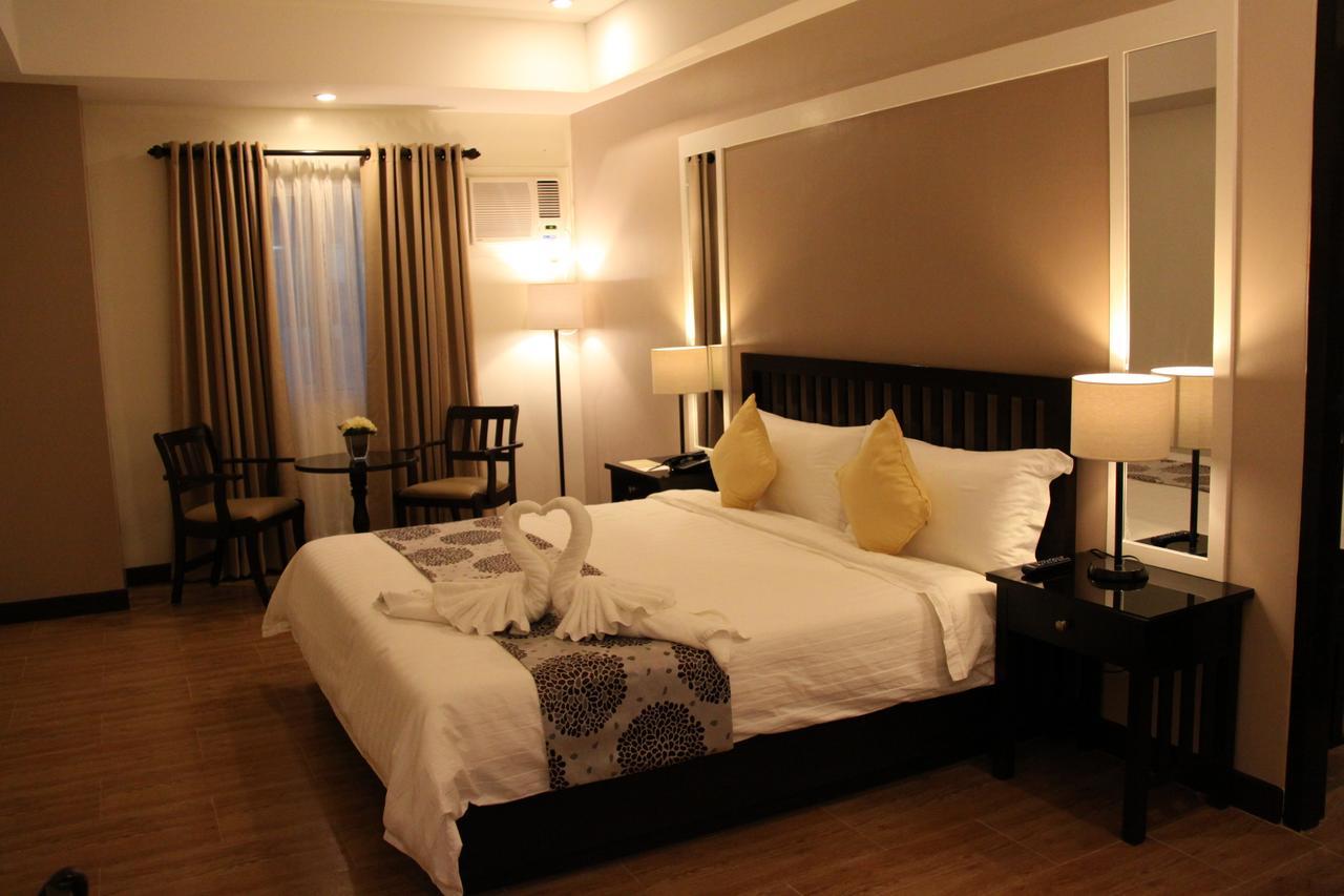 Prime City Resort Hotel Angeles Exterior photo