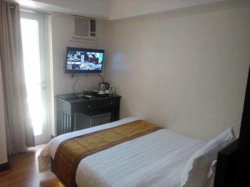 Prime City Resort Hotel Angeles Exterior photo