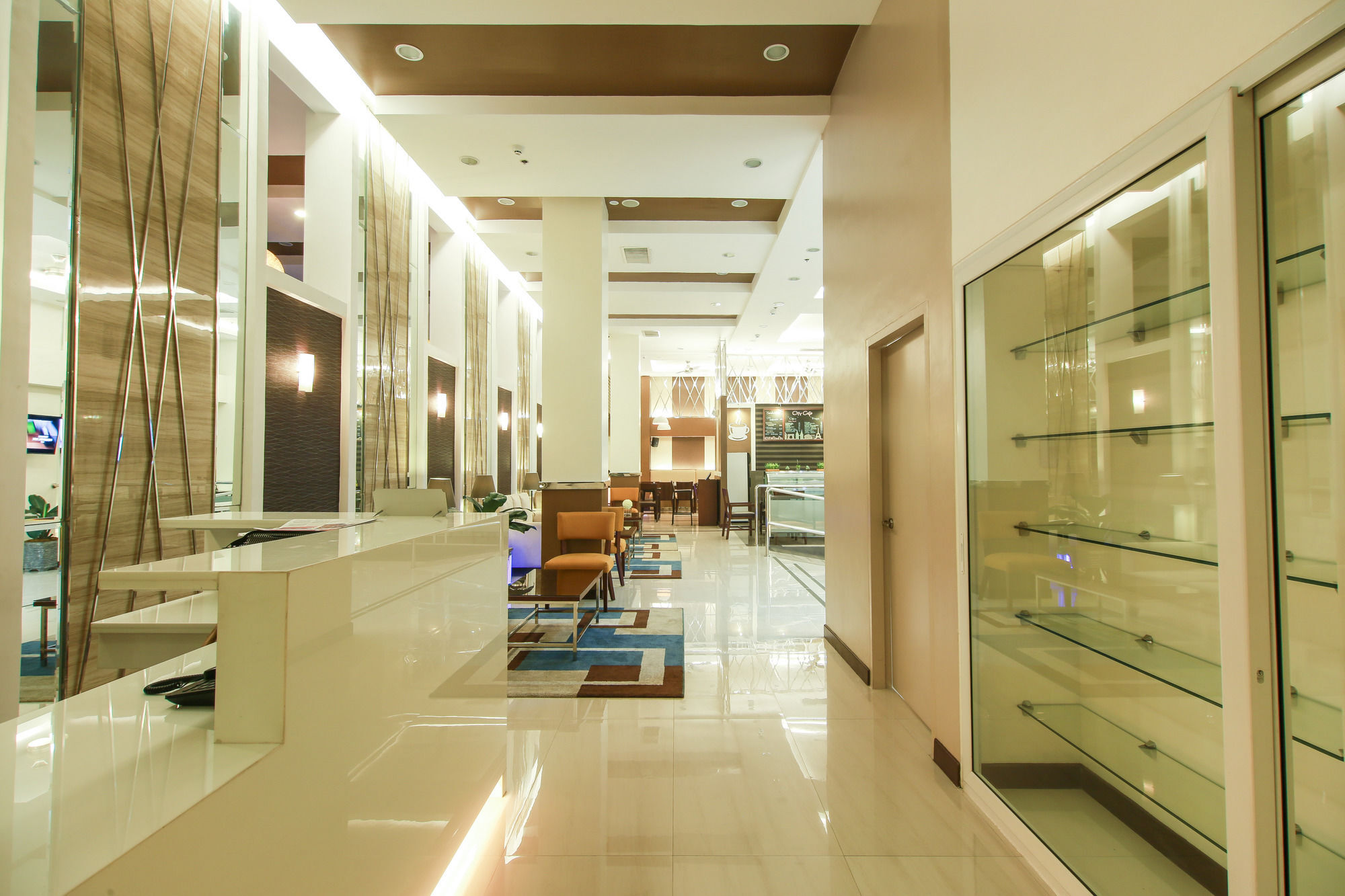 Prime City Resort Hotel Angeles Exterior photo