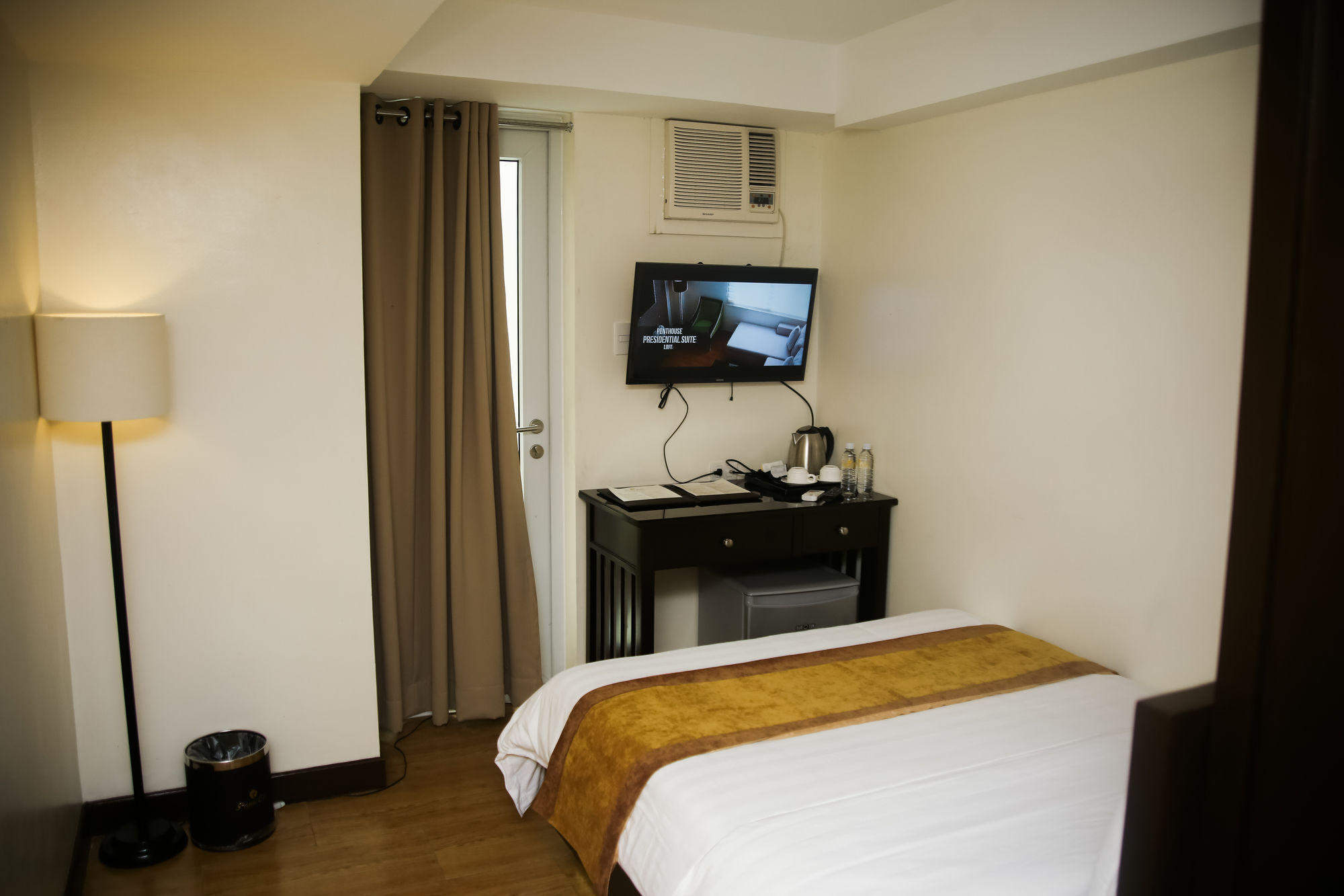 Prime City Resort Hotel Angeles Exterior photo